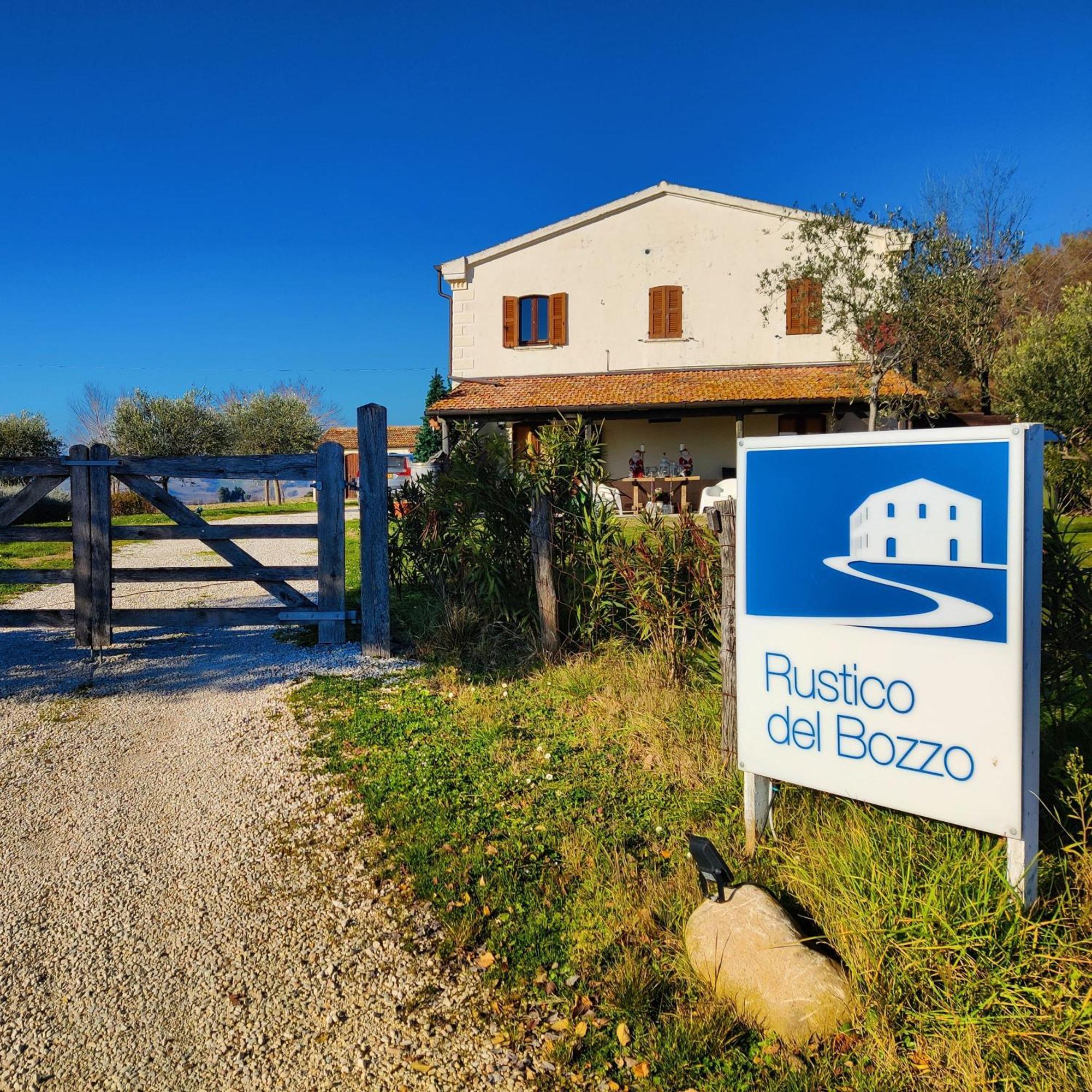 Rustico Del Bozzo Pensionat Castelleone di Suasa Exteriör bild