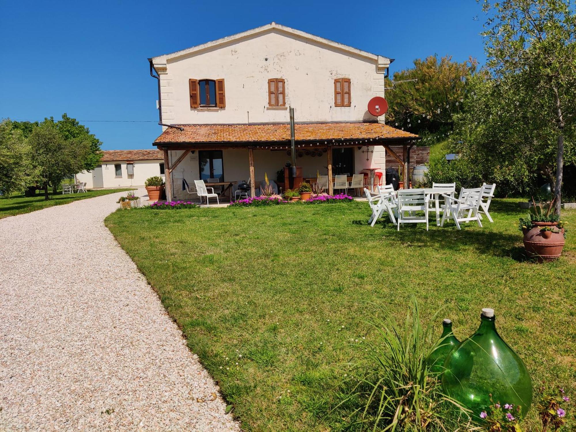 Rustico Del Bozzo Pensionat Castelleone di Suasa Exteriör bild