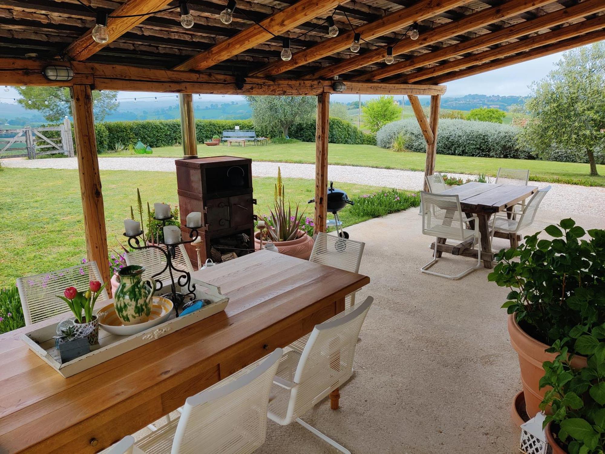Rustico Del Bozzo Pensionat Castelleone di Suasa Exteriör bild