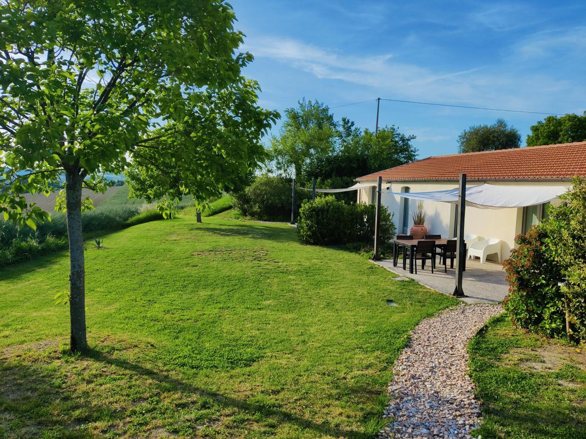 Rustico Del Bozzo Pensionat Castelleone di Suasa Exteriör bild